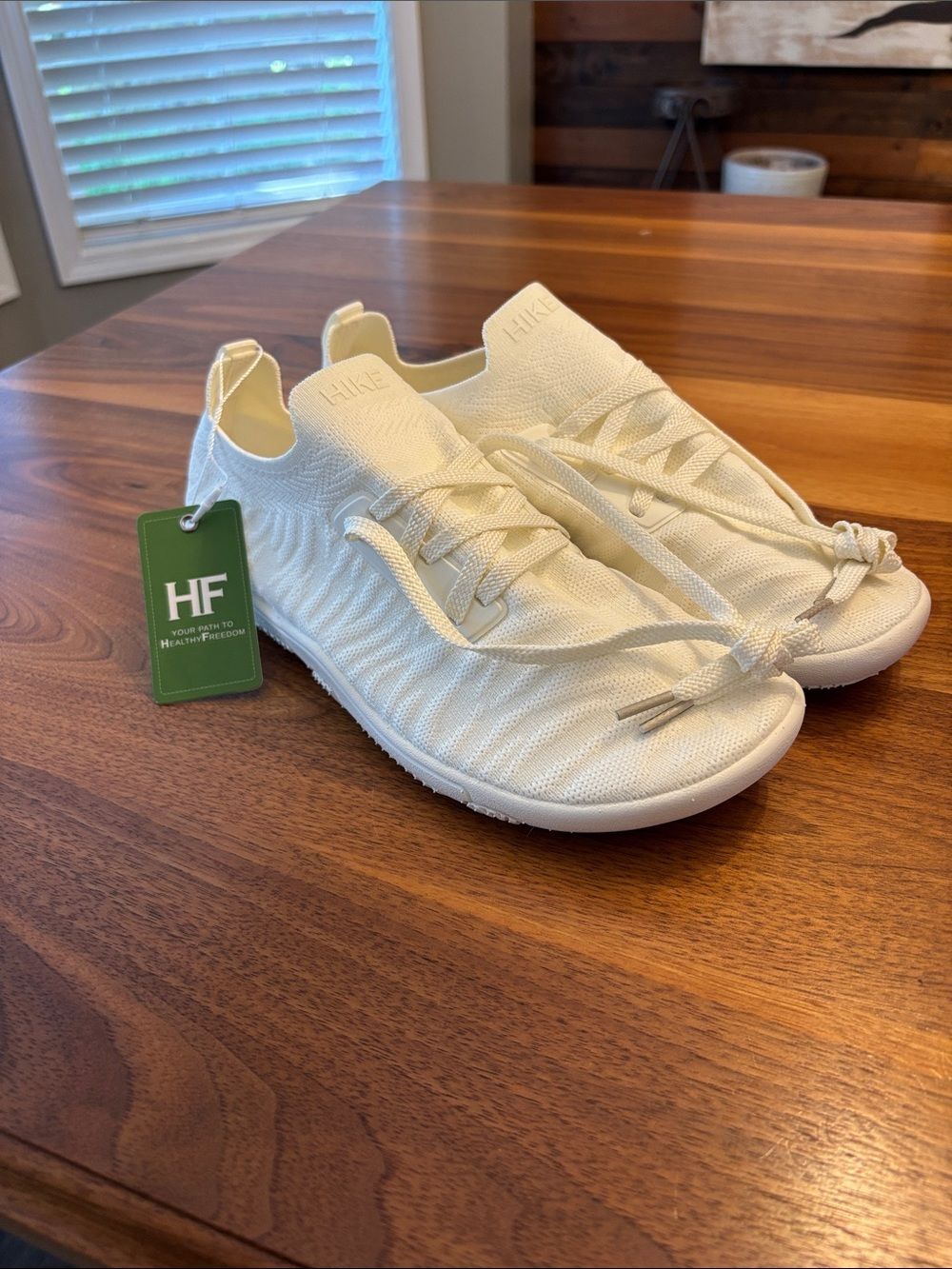 NWT New Hike Footwear White Comfort Max Series Size 41 (10-10.5W)